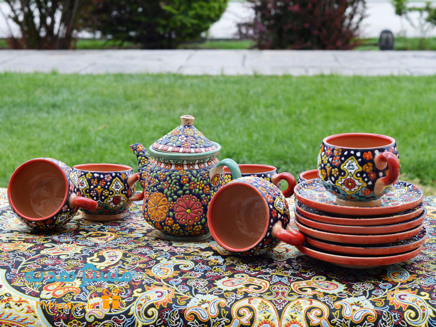 میناکاری روی سفال